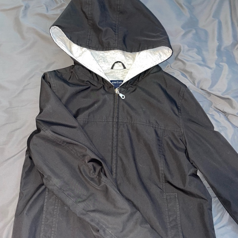 Ann Taylor size medium black lined raincoat shell zip up